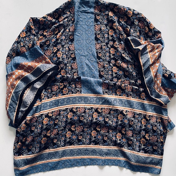 Angie Kimono - Picture 6 of 6